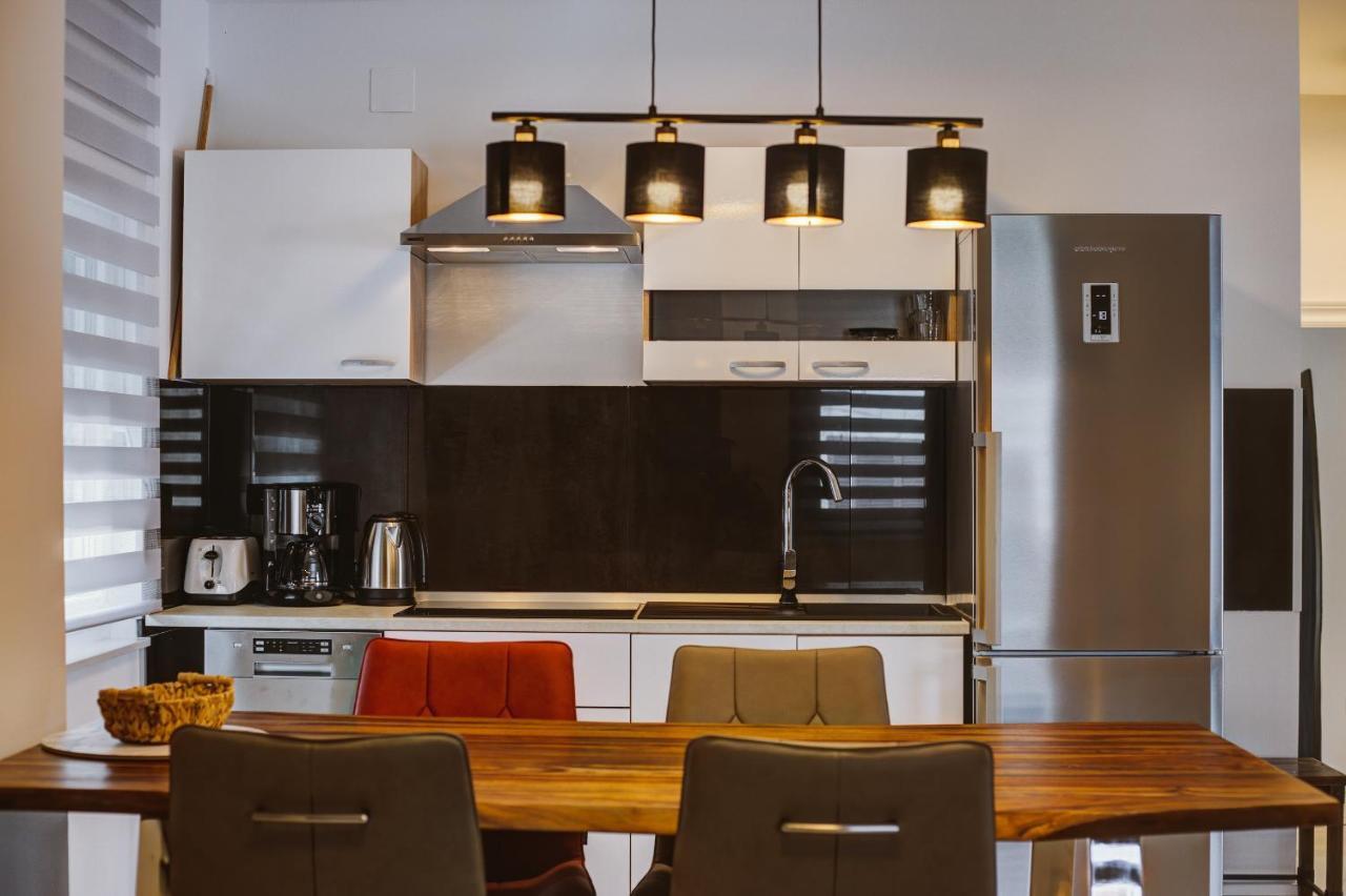 Apartman Izzy เซนญ์ ภายนอก รูปภาพ